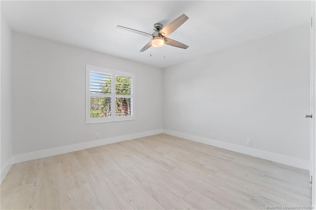 565 SW Yacht Basin Way