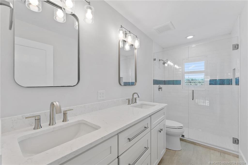 565 SW Yacht Basin Way