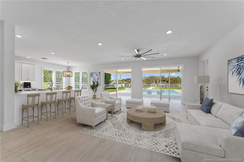 565 SW Yacht Basin Way