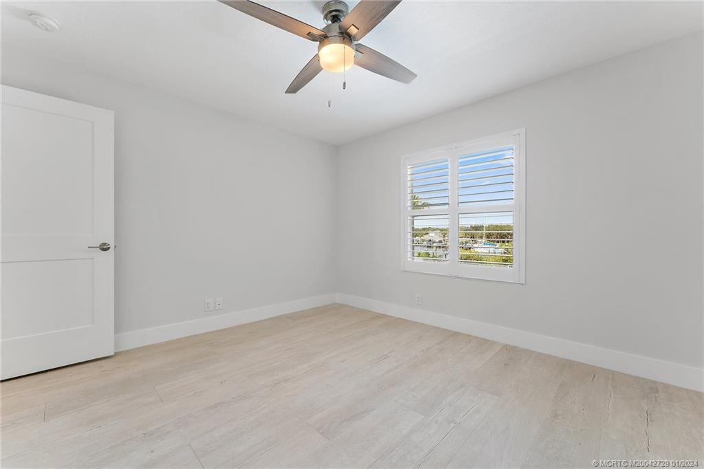 565 SW Yacht Basin Way