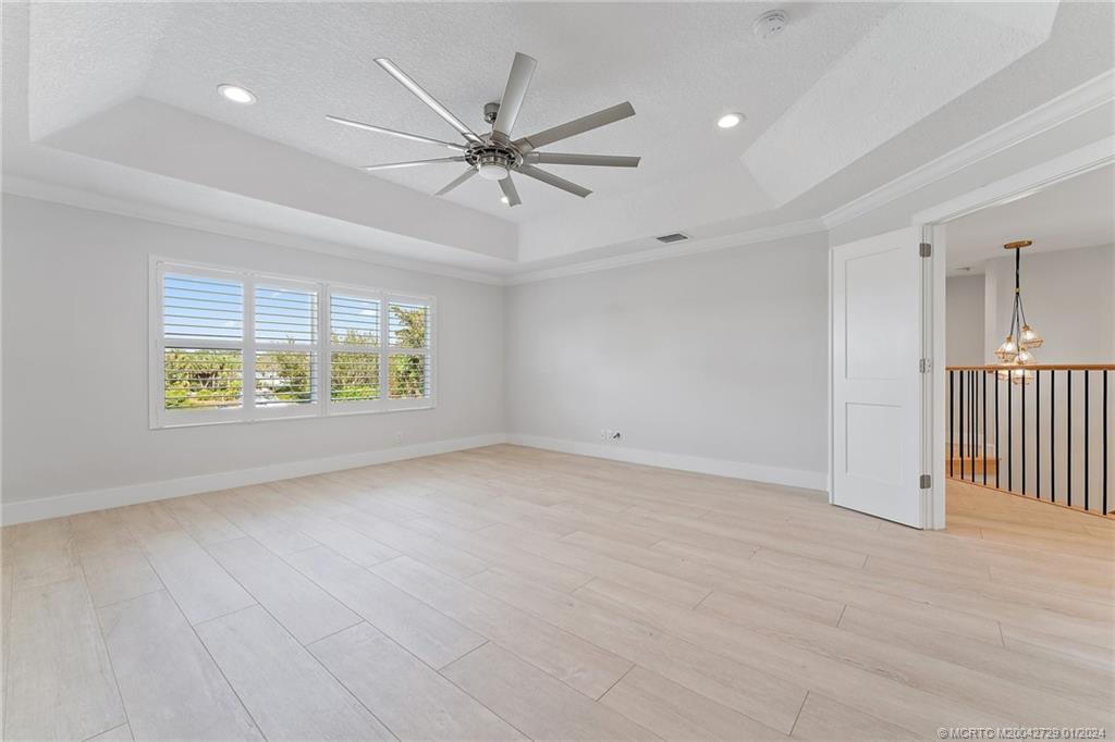 565 SW Yacht Basin Way