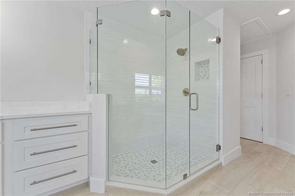 565 SW Yacht Basin Way