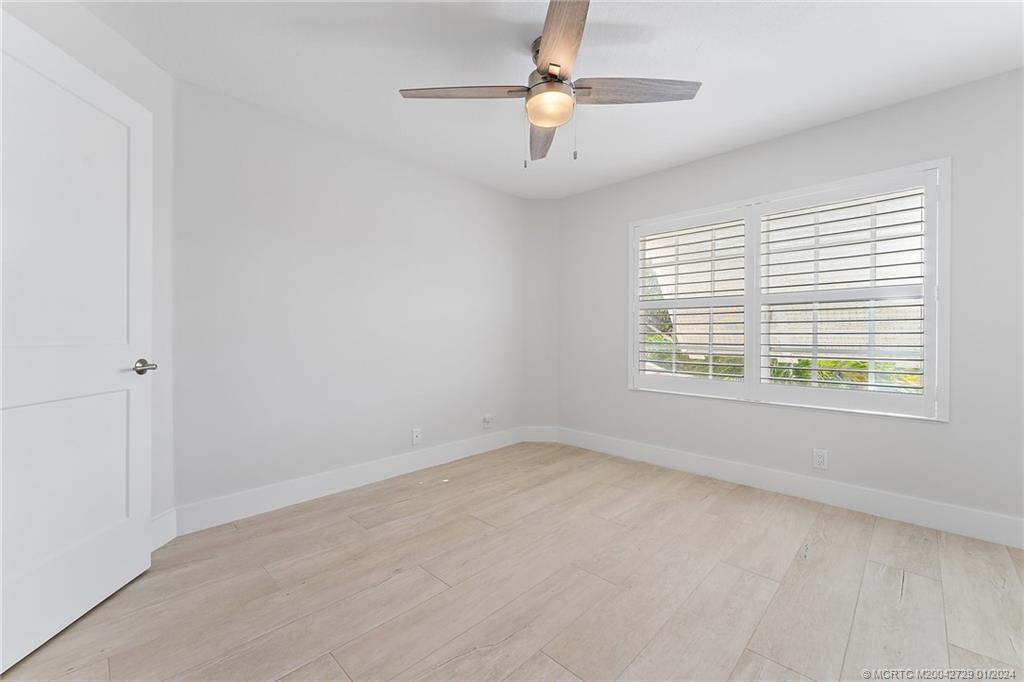 565 SW Yacht Basin Way