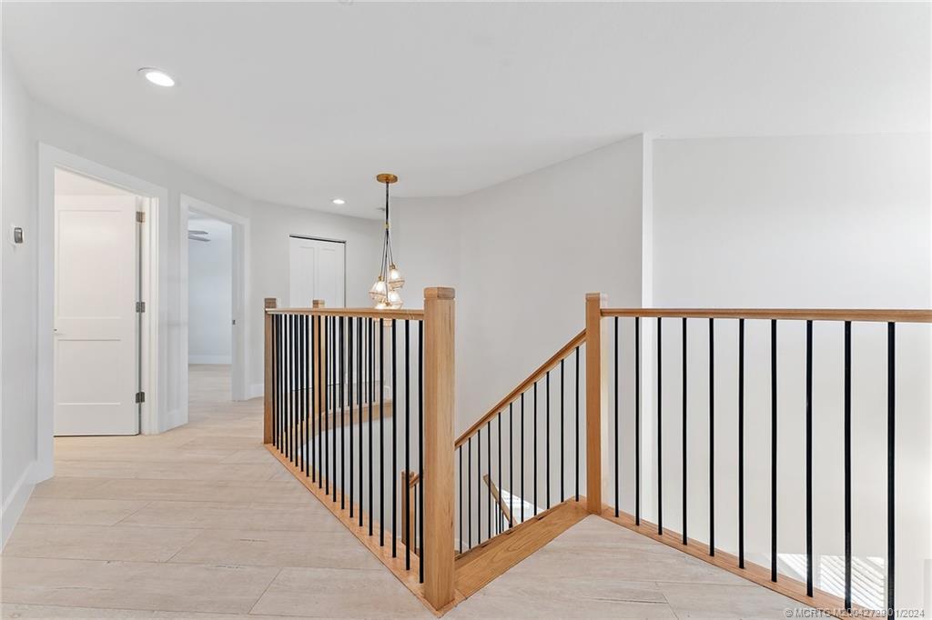 565 SW Yacht Basin Way