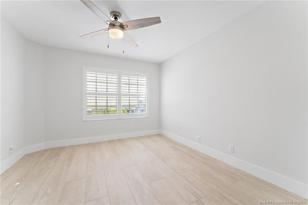 565 SW Yacht Basin Way