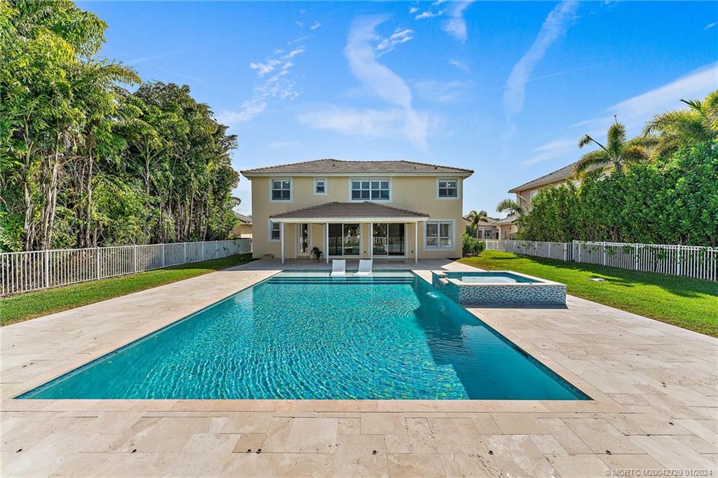 565 SW Yacht Basin Way