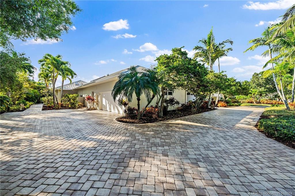 5016 SW Inverness Ct