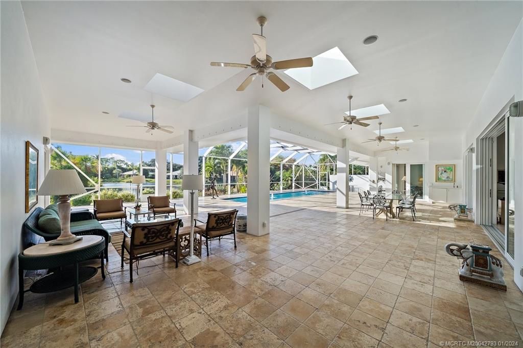 5016 SW Inverness Ct