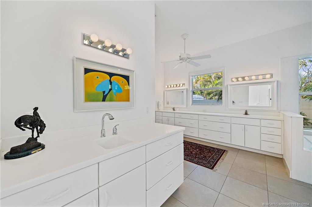 5016 SW Inverness Ct