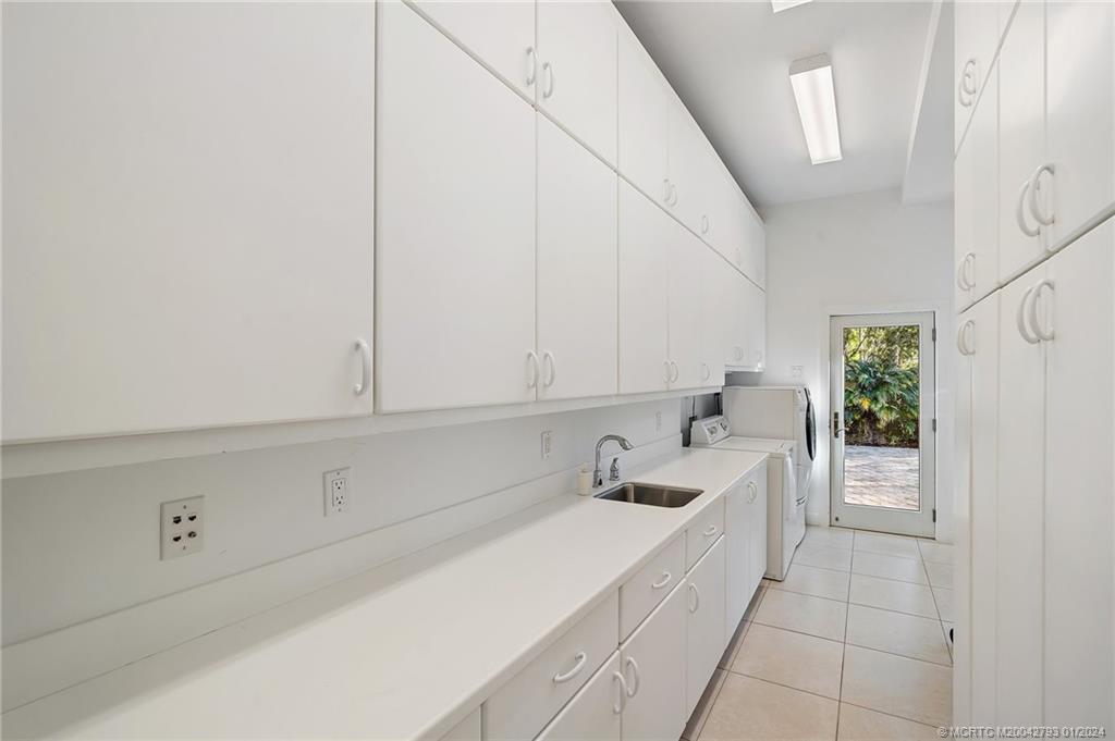 5016 SW Inverness Ct