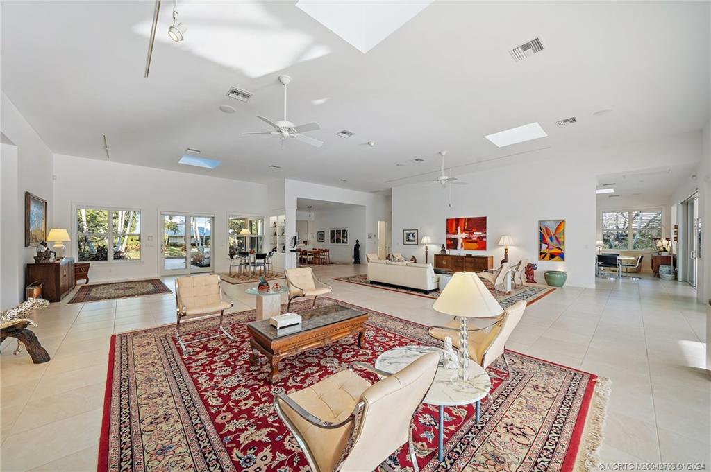 5016 SW Inverness Ct