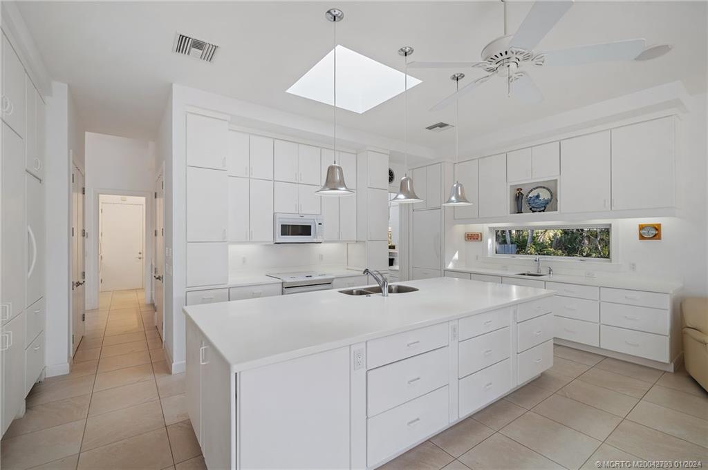 5016 SW Inverness Ct