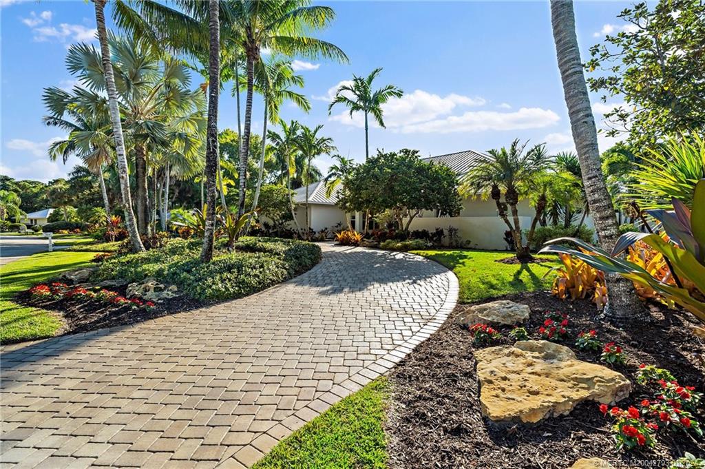 5016 SW Inverness Ct