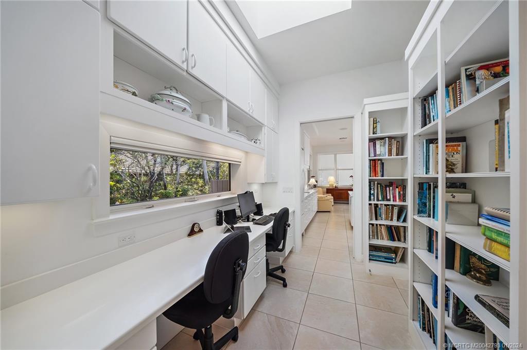 5016 SW Inverness Ct