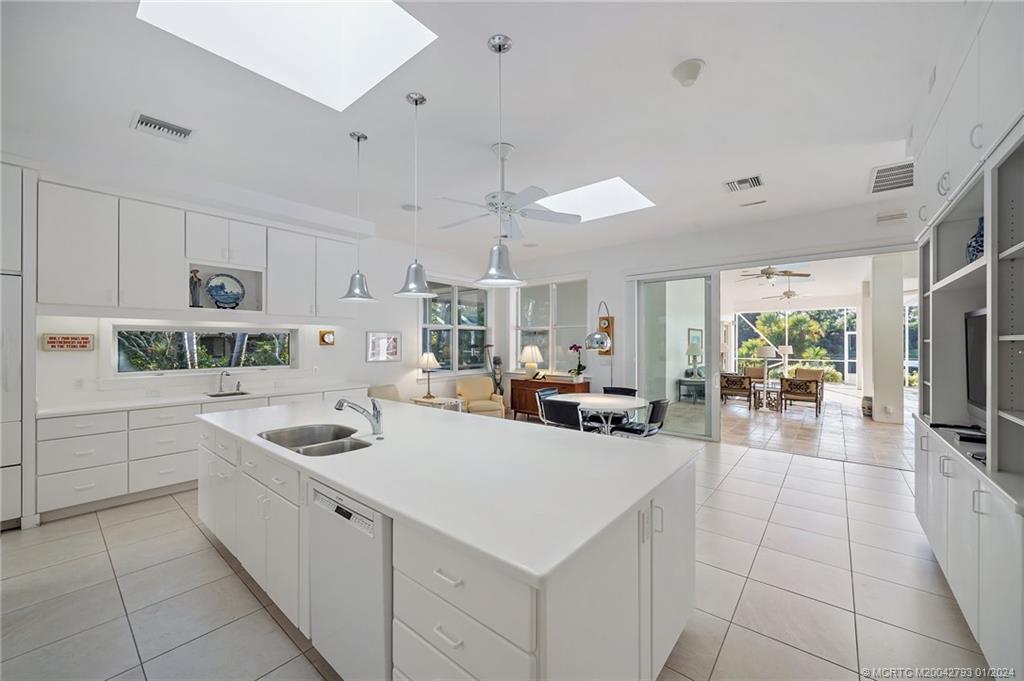 5016 SW Inverness Ct