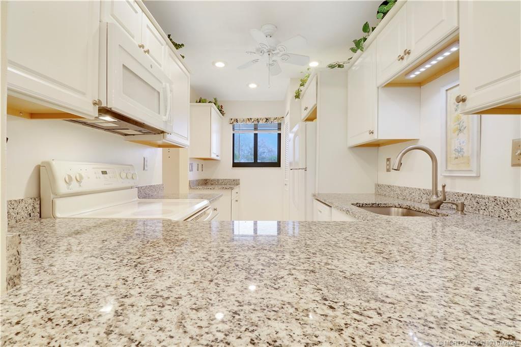 5313 SE Miles Grant Road 211