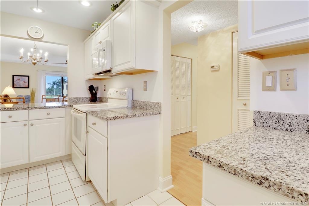 5313 SE Miles Grant Road 211