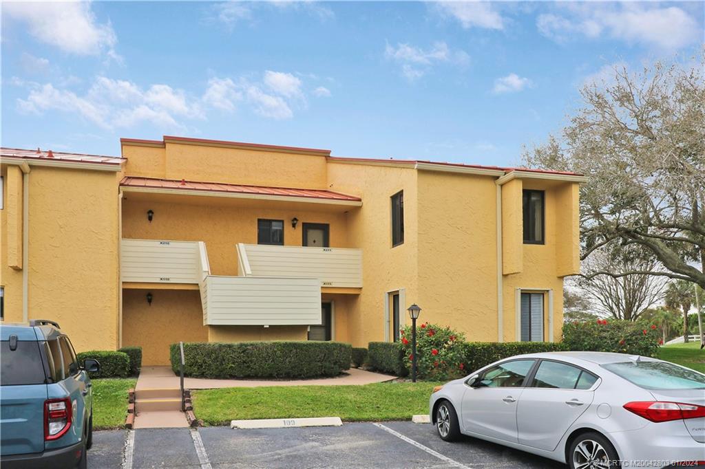 5313 SE Miles Grant Road 211