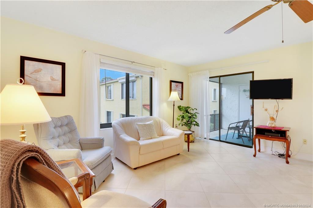 5313 SE Miles Grant Road 211