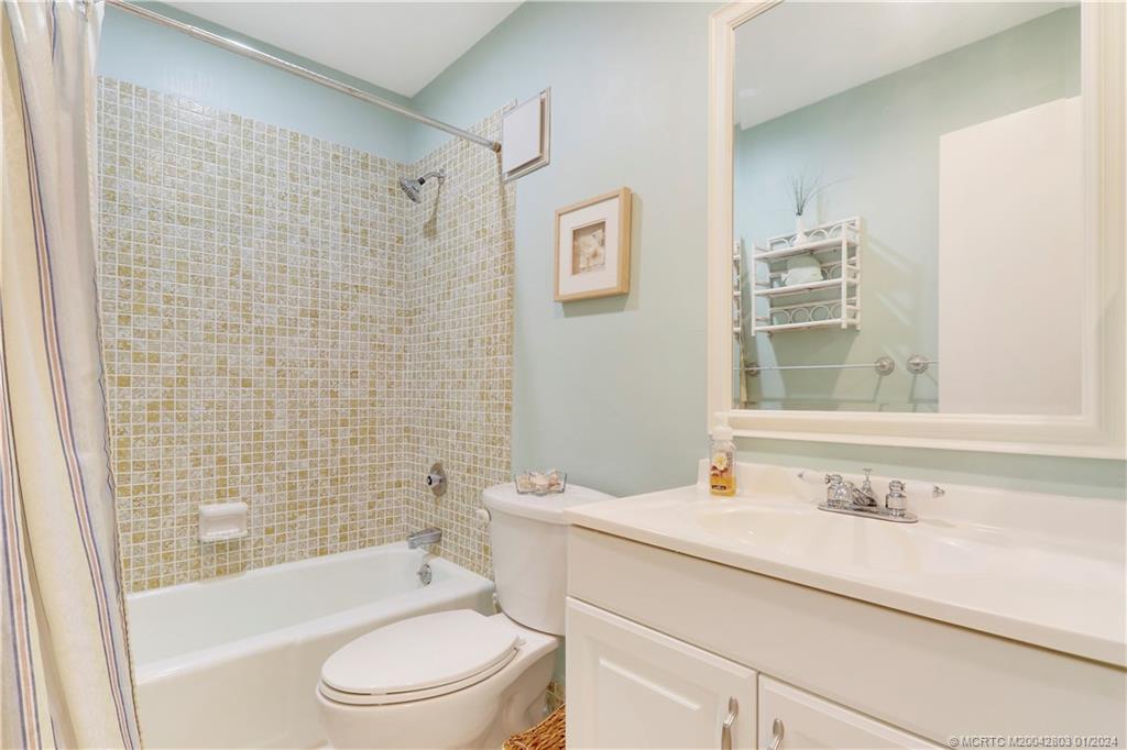 5313 SE Miles Grant Road 211