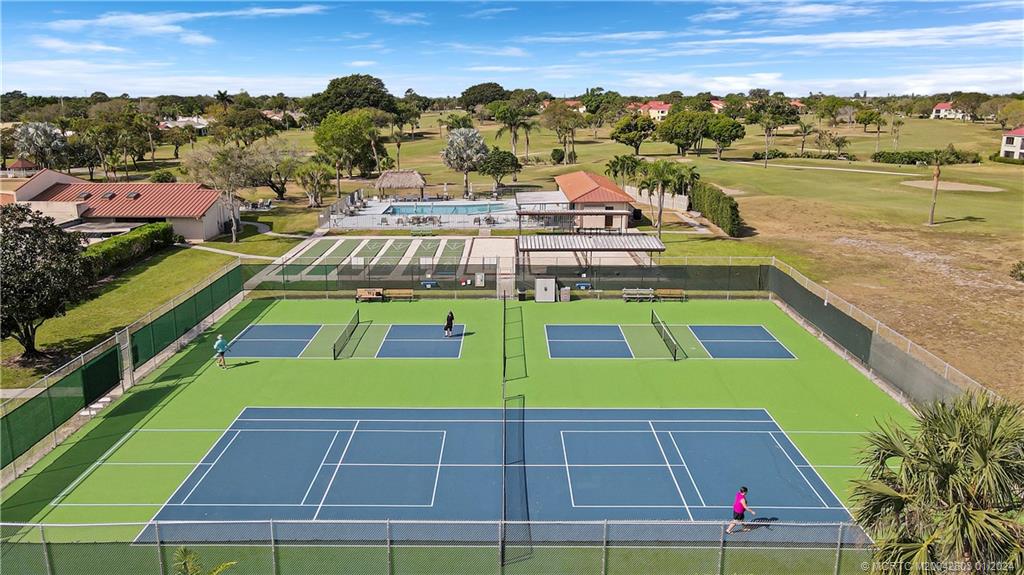 5313 SE Miles Grant Road 211