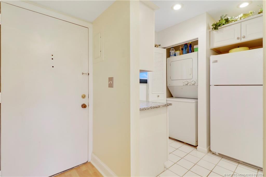 5313 SE Miles Grant Road 211