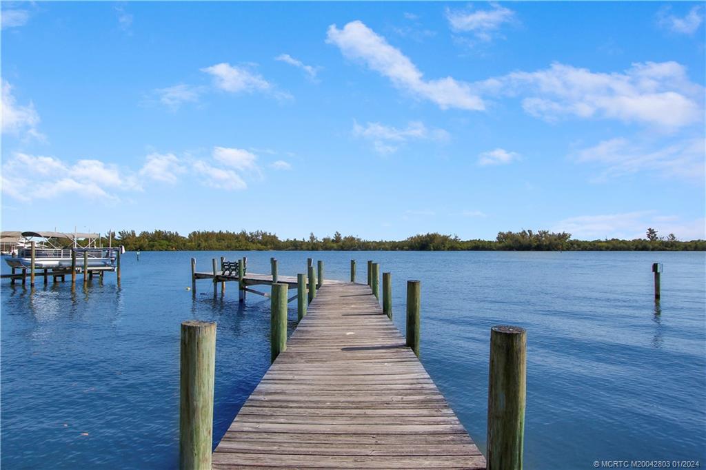 5313 SE Miles Grant Road 211