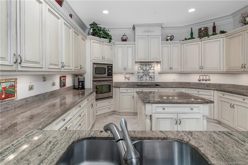 942 SE Willoughby Trace