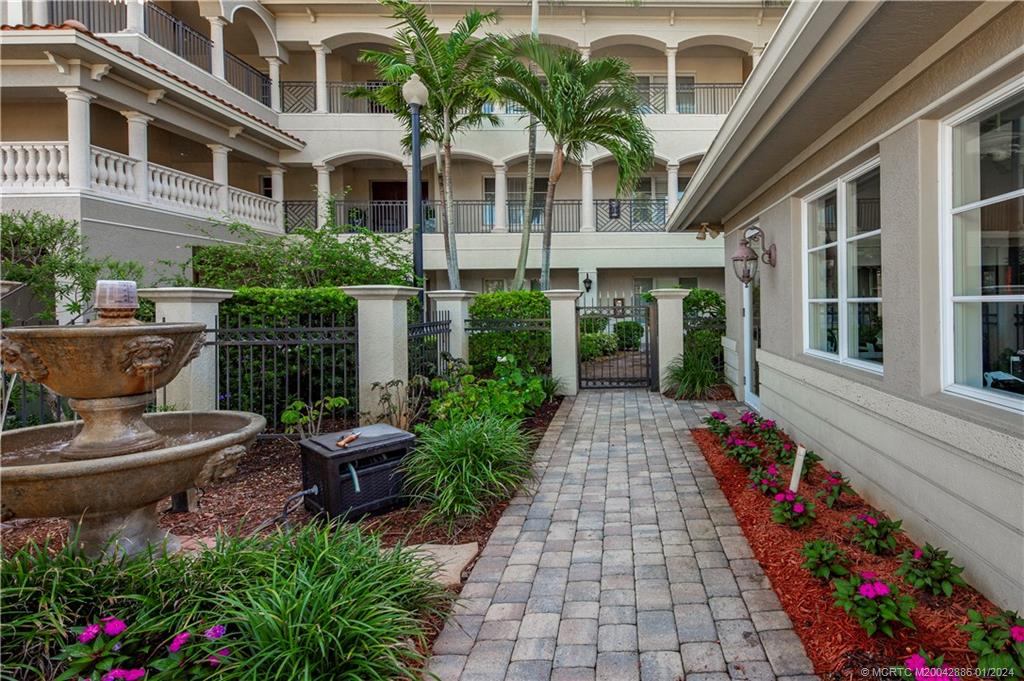 942 SE Willoughby Trace