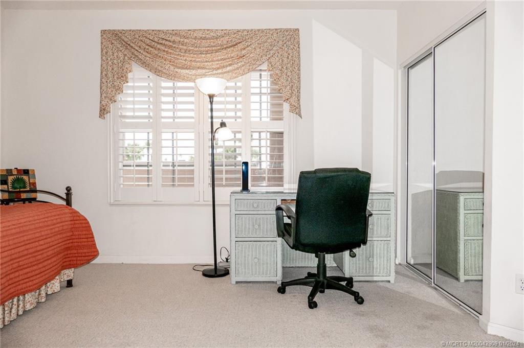 5800 NE Island Cove Way 2205