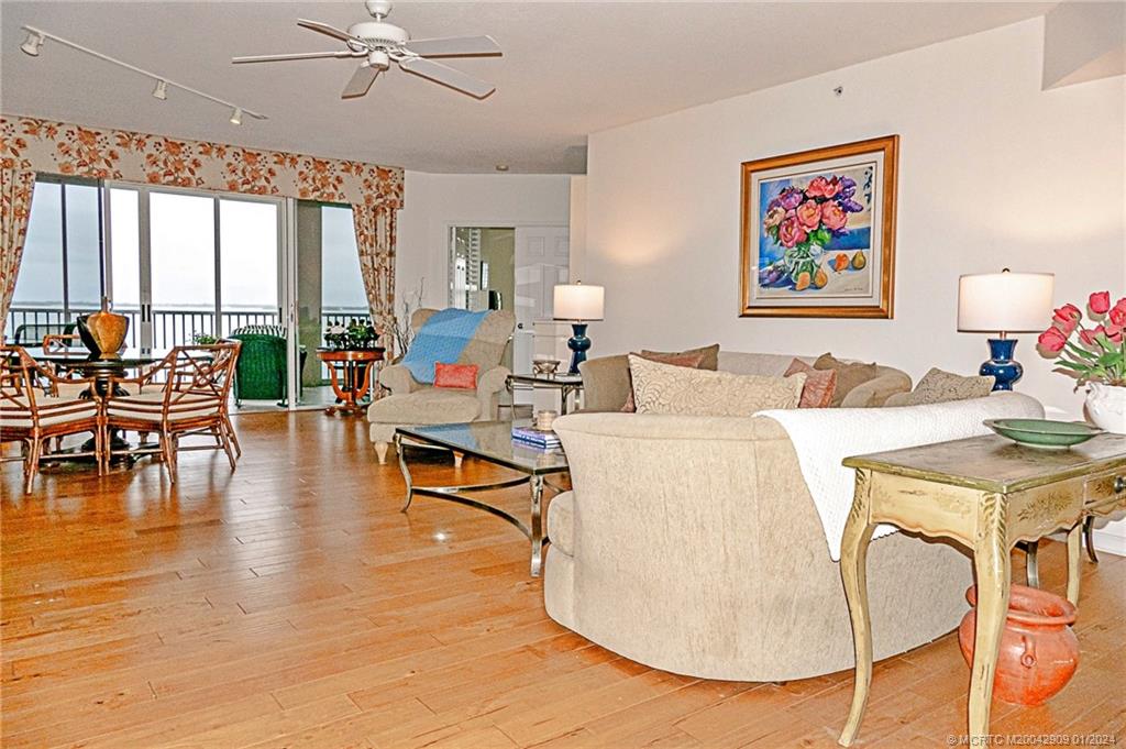 5800 NE Island Cove Way 2205