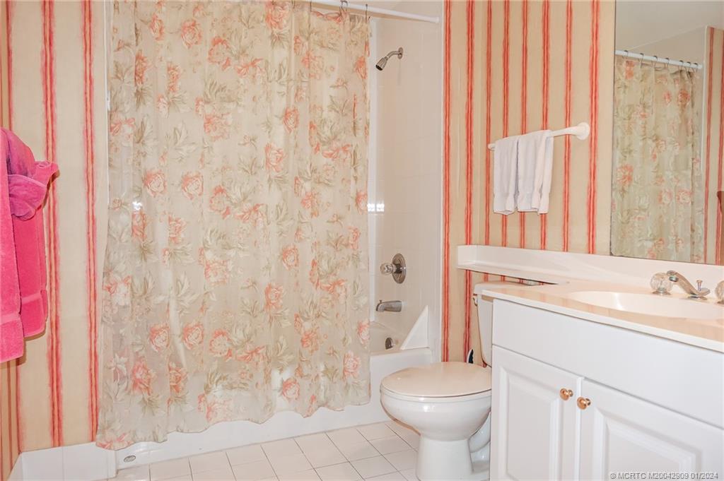 5800 NE Island Cove Way 2205