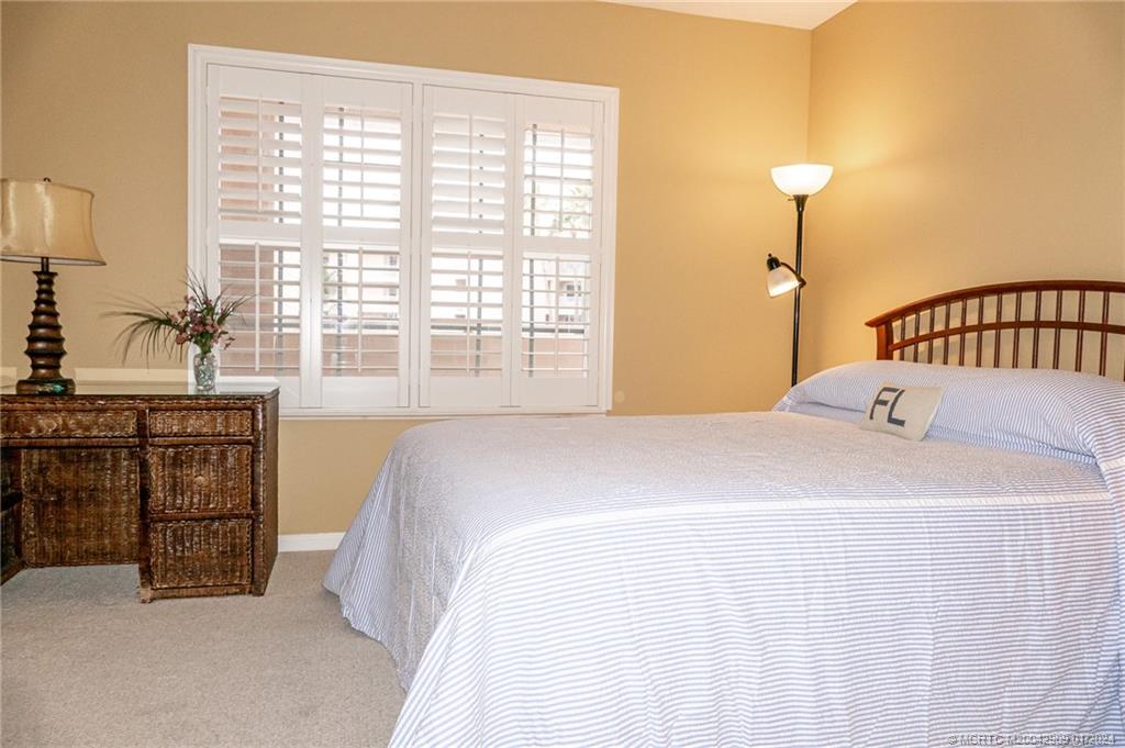 5800 NE Island Cove Way 2205