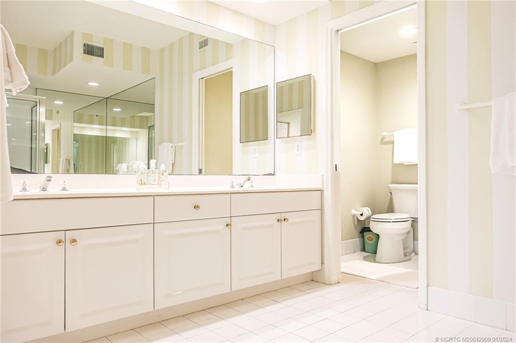 5800 NE Island Cove Way 2205