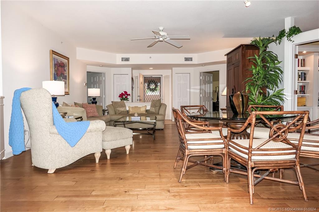 5800 NE Island Cove Way 2205