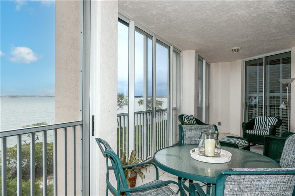 5800 NE Island Cove Way 2205