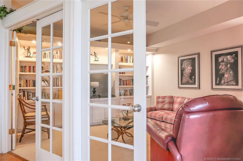 5800 NE Island Cove Way 2205