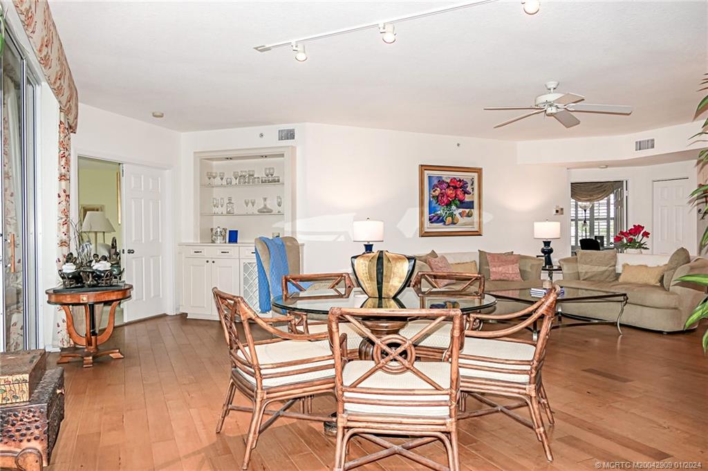 5800 NE Island Cove Way 2205