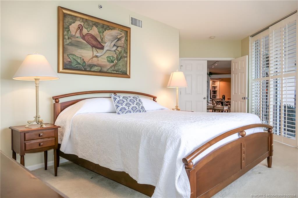 5800 NE Island Cove Way 2205