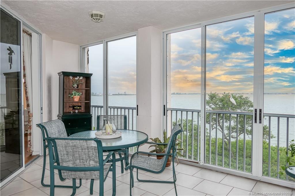 5800 NE Island Cove Way 2205