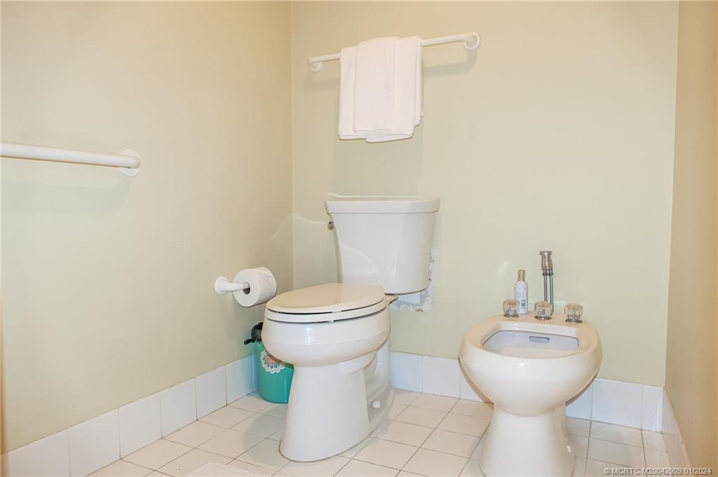 5800 NE Island Cove Way 2205