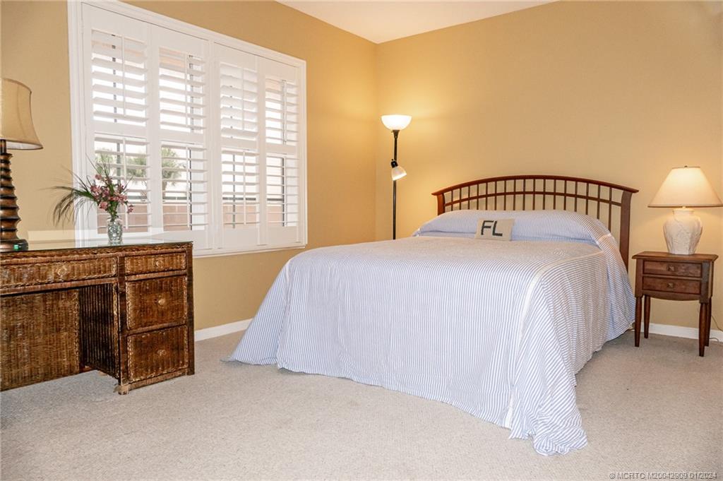 5800 NE Island Cove Way 2205