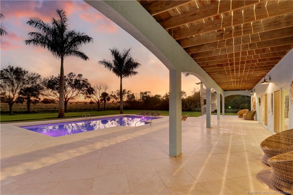 11555 SW Meadowlark Circle