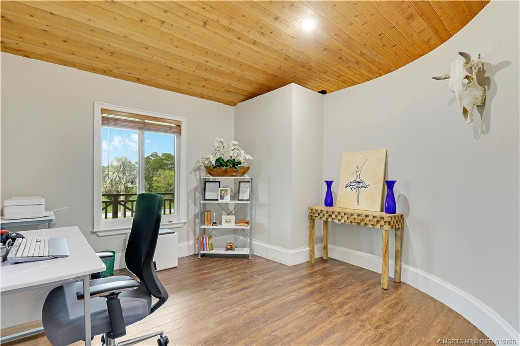 11555 SW Meadowlark Circle