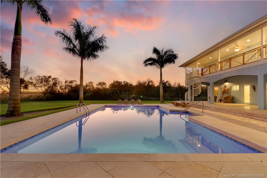 11555 SW Meadowlark Circle