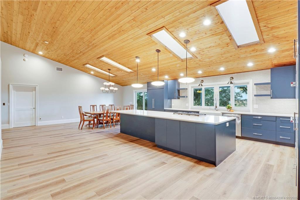 11555 SW Meadowlark Circle