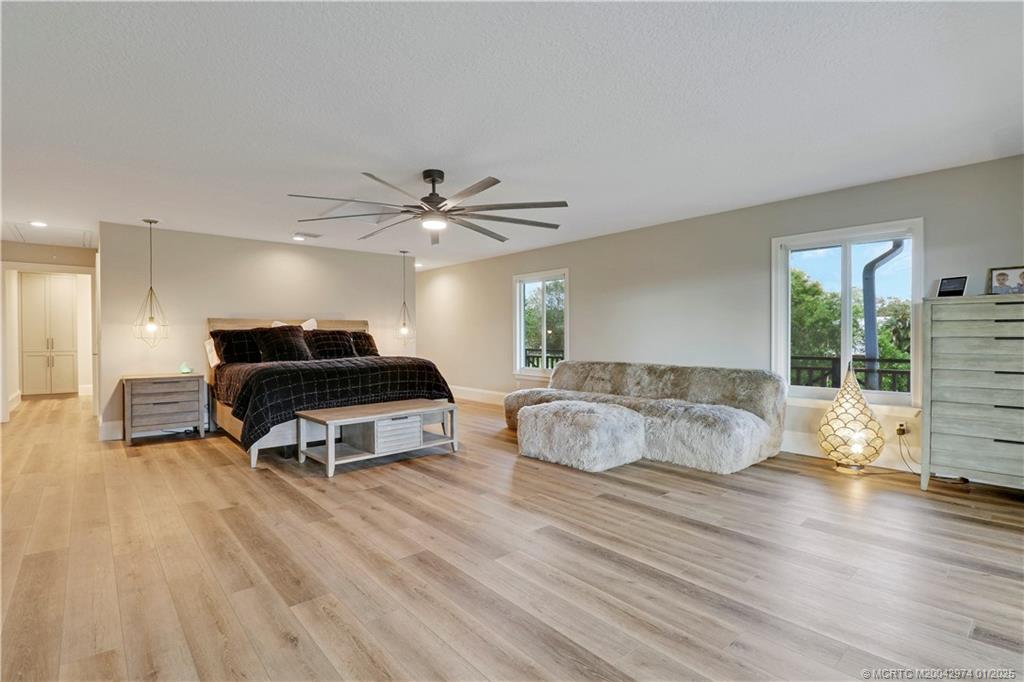 11555 SW Meadowlark Circle