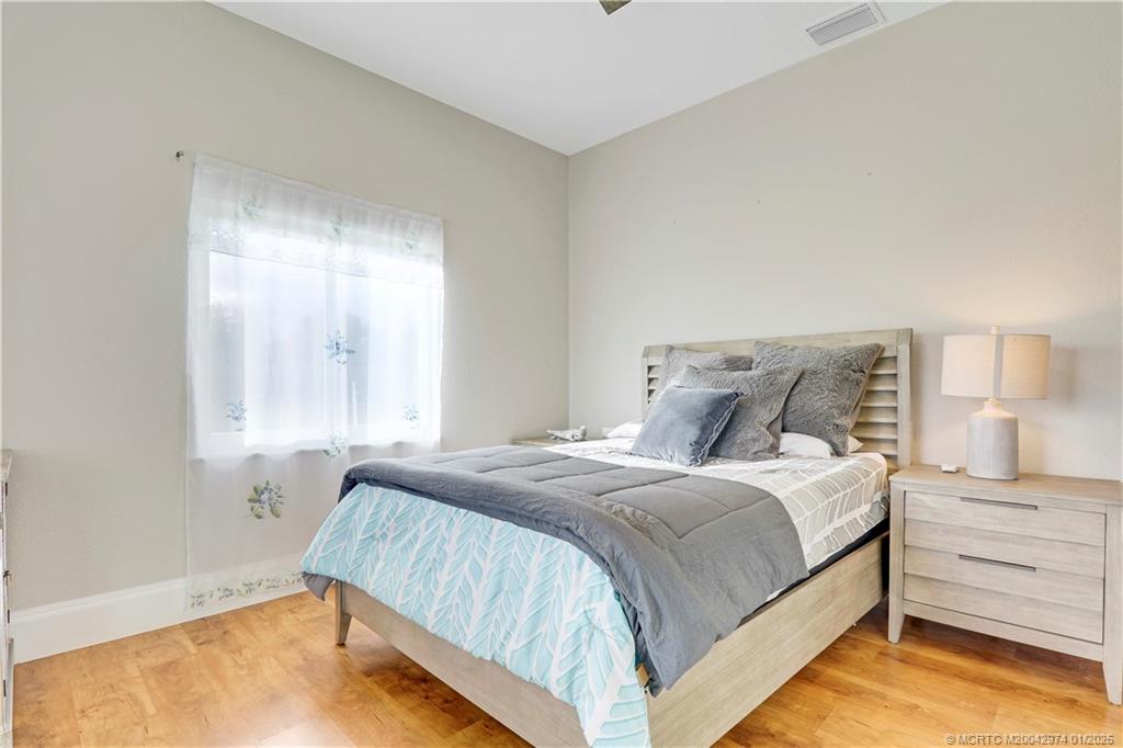 11555 SW Meadowlark Circle