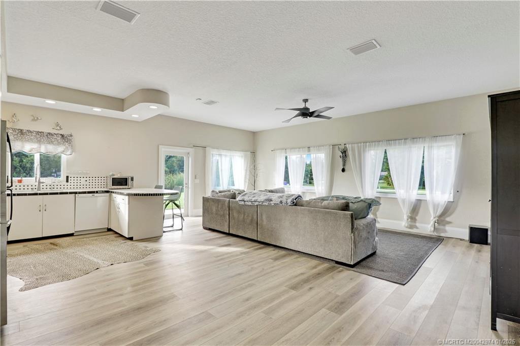 11555 SW Meadowlark Circle