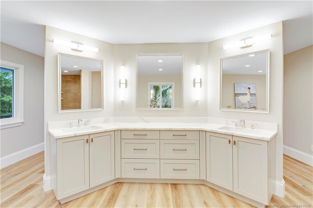 11555 SW Meadowlark Circle